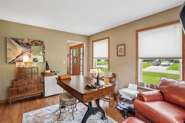 4242 Glen Eden Court, Ann Arbor, MI 48103