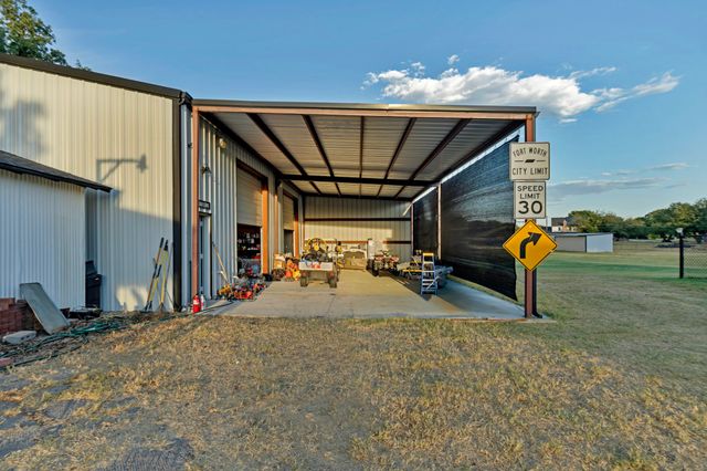 6155 Stephenson Levy Road, Fort Worth, TX 76140