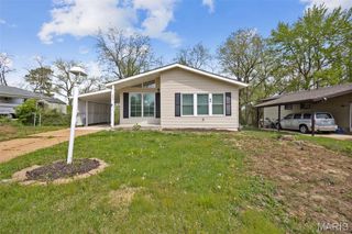 229 Orchard Avenue, Ballwin, MO 63021