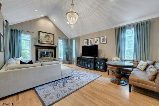 5 Coe Farm Rd, Mendham Twp., NJ 07945