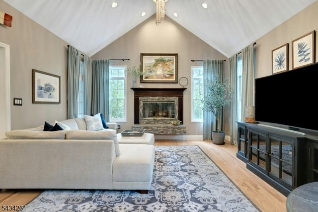5 Coe Farm Rd, Mendham Twp., NJ 07945