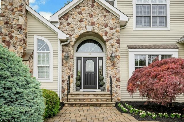 5 Coe Farm Rd, Mendham Twp., NJ 07945