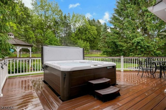 5 Coe Farm Rd, Mendham Twp., NJ 07945