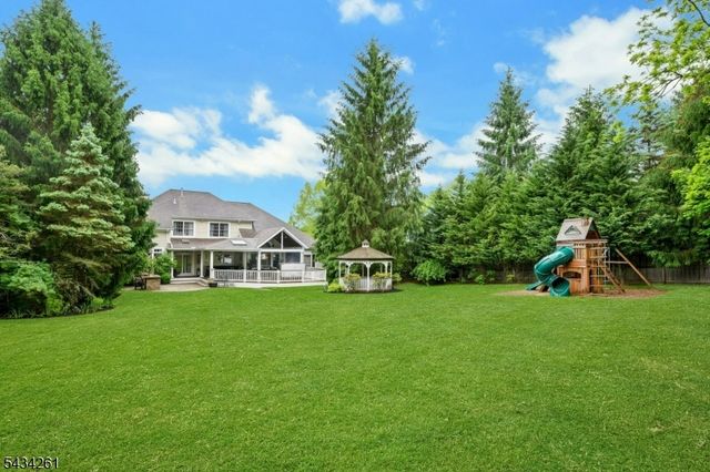 5 Coe Farm Rd, Mendham Twp., NJ 07945