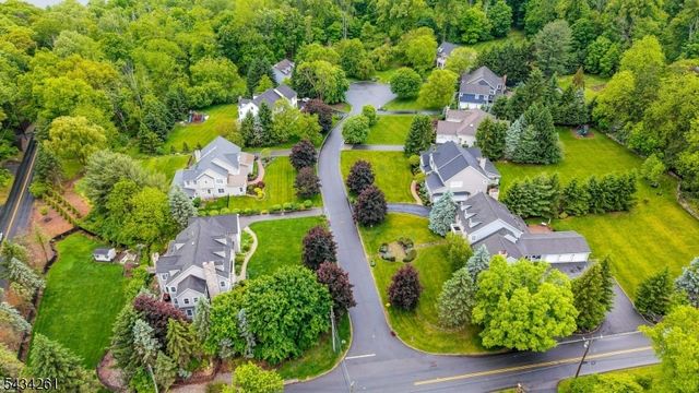 5 Coe Farm Rd, Mendham Twp., NJ 07945
