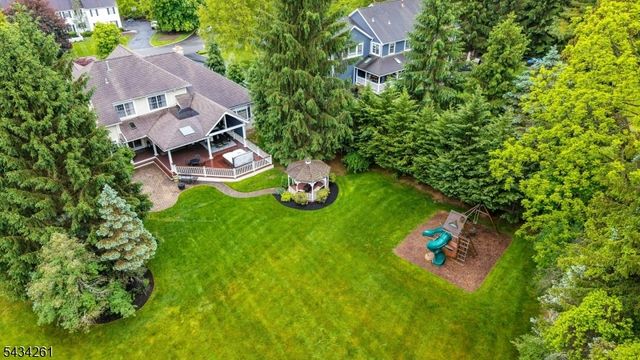 5 Coe Farm Rd, Mendham Twp., NJ 07945