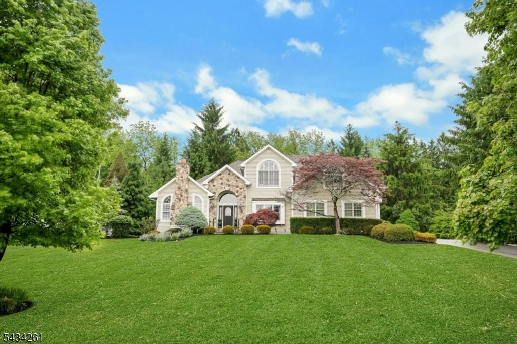 5 Coe Farm Rd, Mendham Twp., NJ 07945
