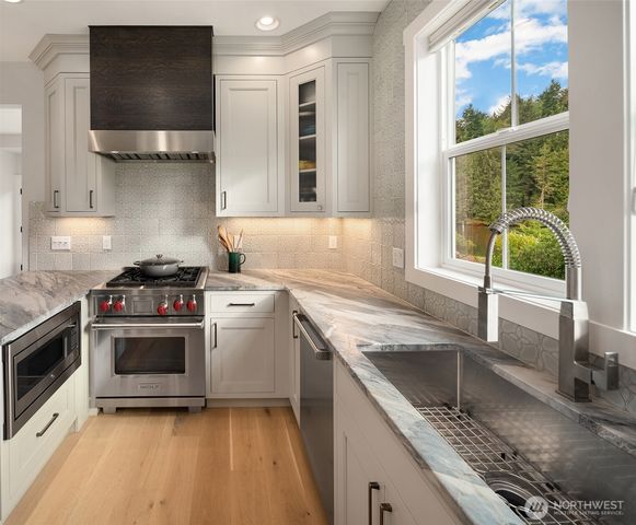 220 Anchor Lane, Port Ludlow, WA 98365