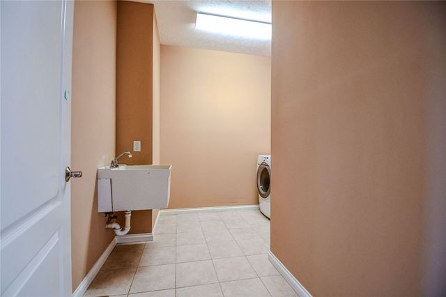 6380 Pin Oak Court, Huber Heights, OH 45424