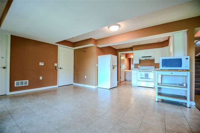 6380 Pin Oak Court, Huber Heights, OH 45424