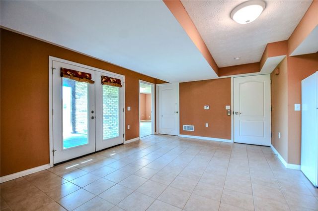 6380 Pin Oak Court, Huber Heights, OH 45424