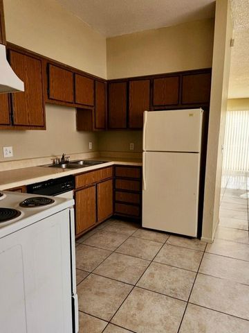 2846 E Kathleen Road 102, Phoenix, AZ 85032