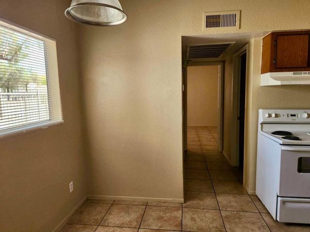 2846 E Kathleen Road 102, Phoenix, AZ 85032