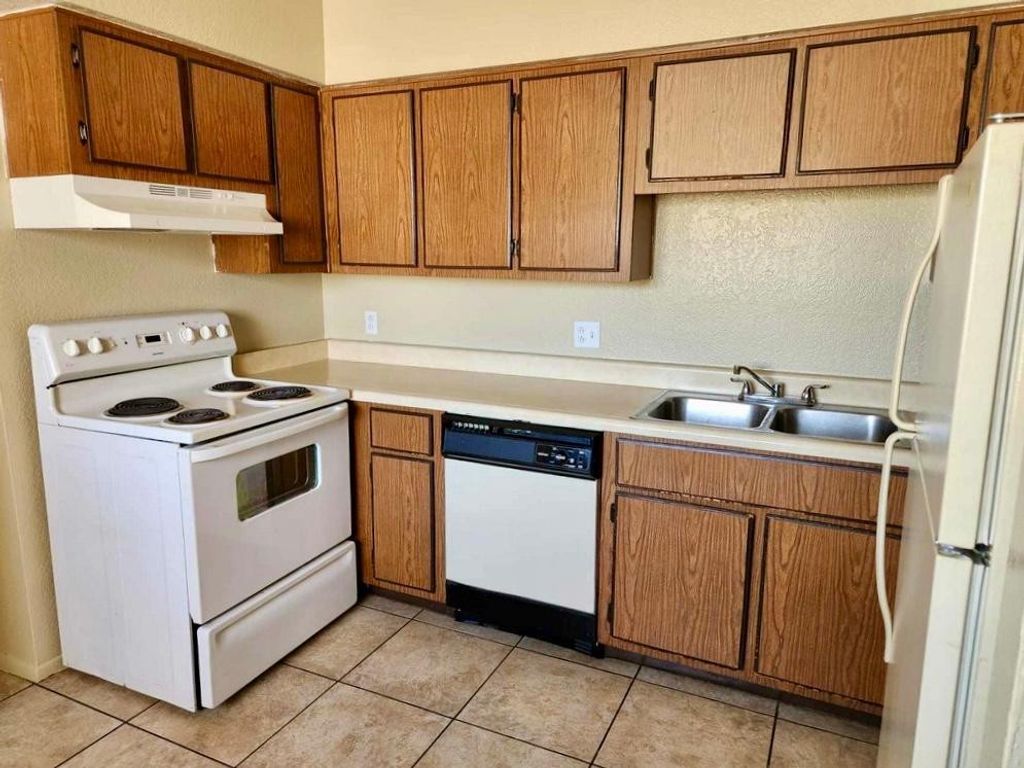 2846 E Kathleen Road 102, Phoenix, AZ 85032