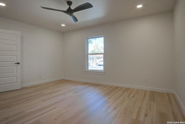 322 E Rampart Dr, San Antonio, TX 78216