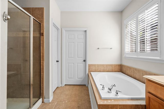 14807 Summer Knoll Lane, Houston, TX 77044