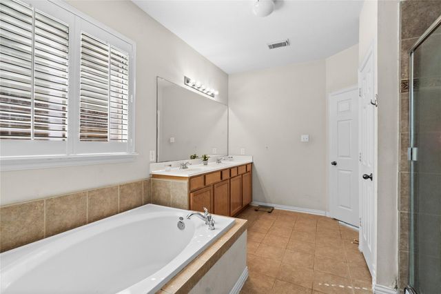 14807 Summer Knoll Lane, Houston, TX 77044