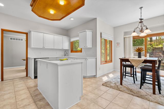 254 Hunters Trail, Ann Arbor, MI 48103