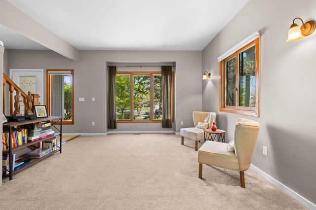 254 Hunters Trail, Ann Arbor, MI 48103
