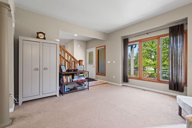 254 Hunters Trail, Ann Arbor, MI 48103