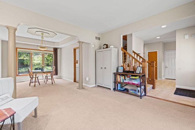 254 Hunters Trail, Ann Arbor, MI 48103