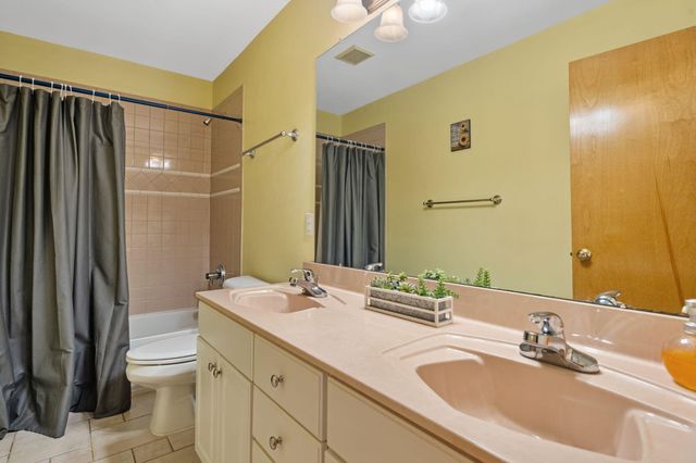 254 Hunters Trail, Ann Arbor, MI 48103