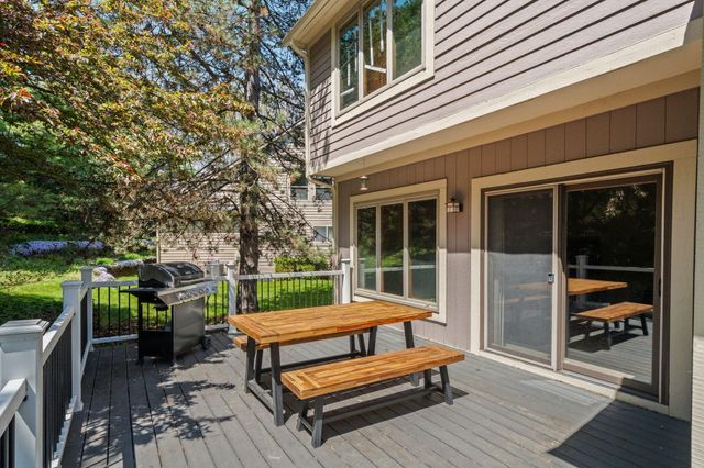 254 Hunters Trail, Ann Arbor, MI 48103