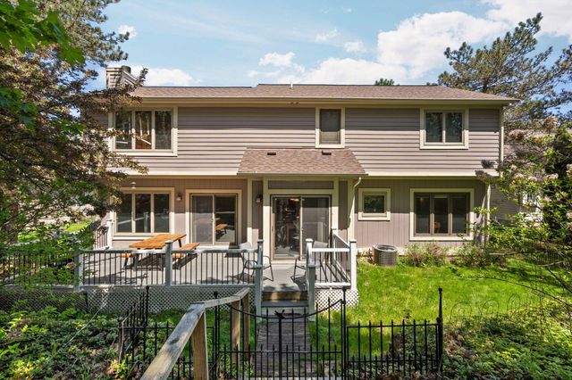 254 Hunters Trail, Ann Arbor, MI 48103