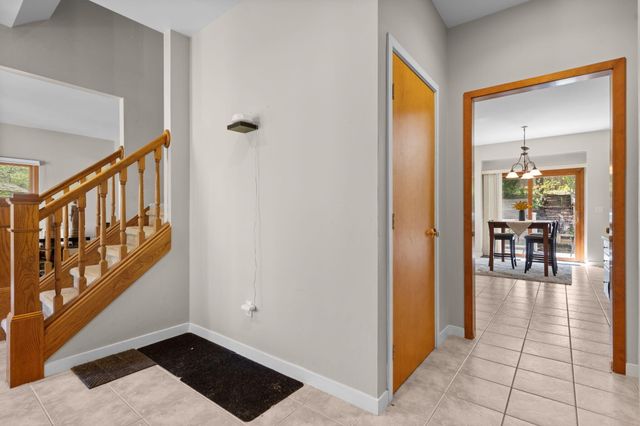 254 Hunters Trail, Ann Arbor, MI 48103