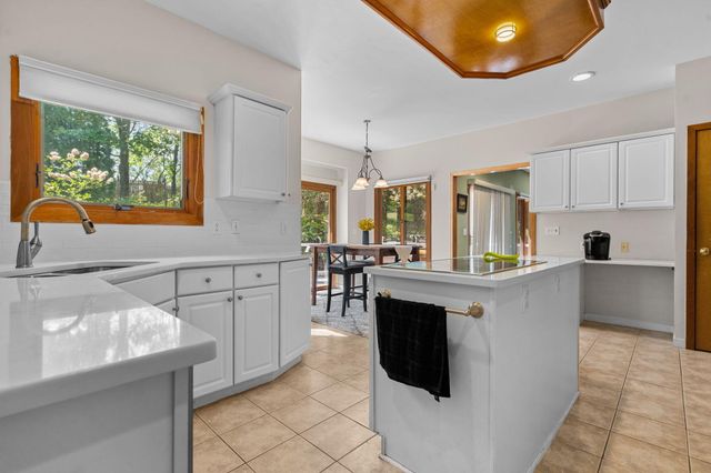 254 Hunters Trail, Ann Arbor, MI 48103