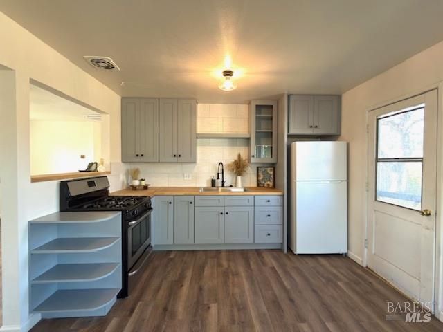 330 16th St, Lakeport, CA 95453