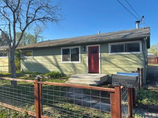 330 16th St, Lakeport, CA 95453