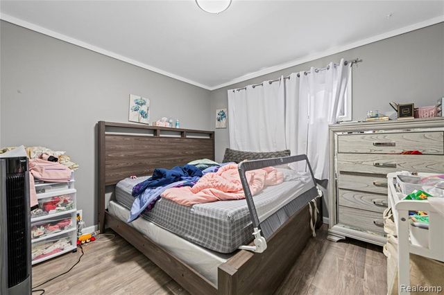 8153 Dale, Center Line, MI 48015