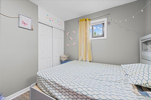 8153 Dale, Center Line, MI 48015