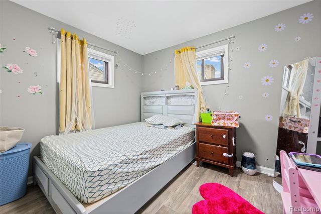 8153 Dale, Center Line, MI 48015