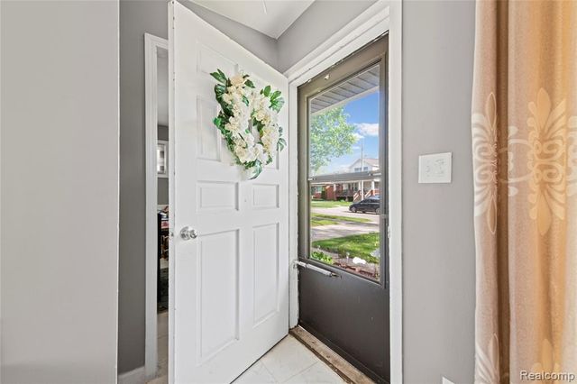 8153 Dale, Center Line, MI 48015