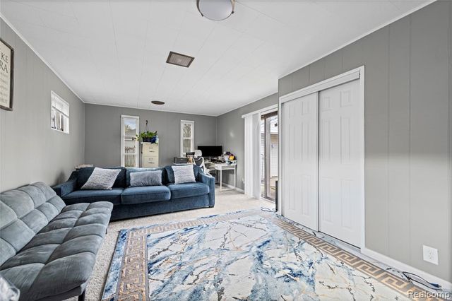 8153 Dale, Center Line, MI 48015