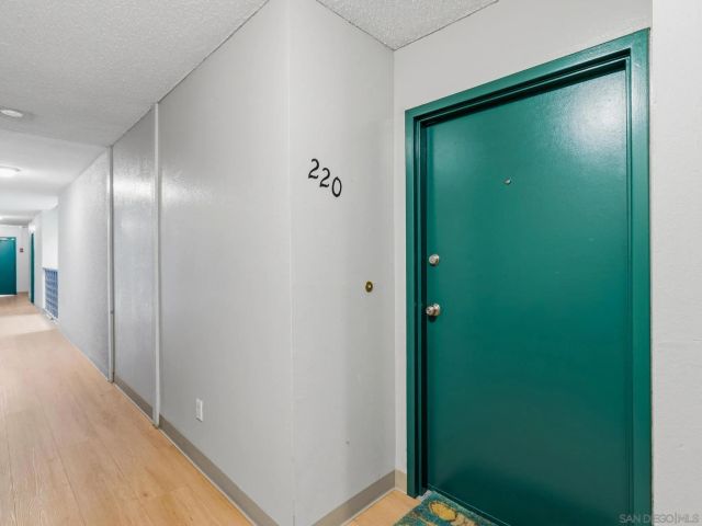 6924 Hyde Park 220, San Diego, CA 92119