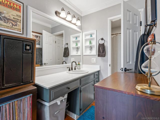6924 Hyde Park 220, San Diego, CA 92119