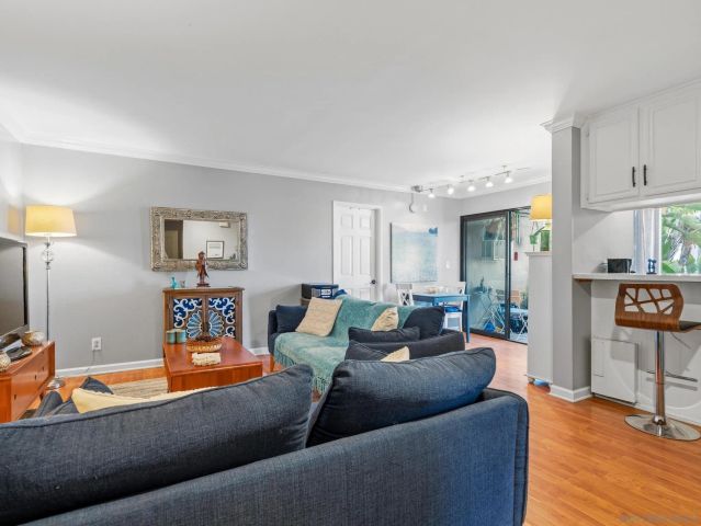6924 Hyde Park 220, San Diego, CA 92119