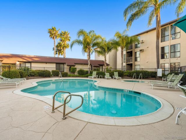 6924 Hyde Park 220, San Diego, CA 92119