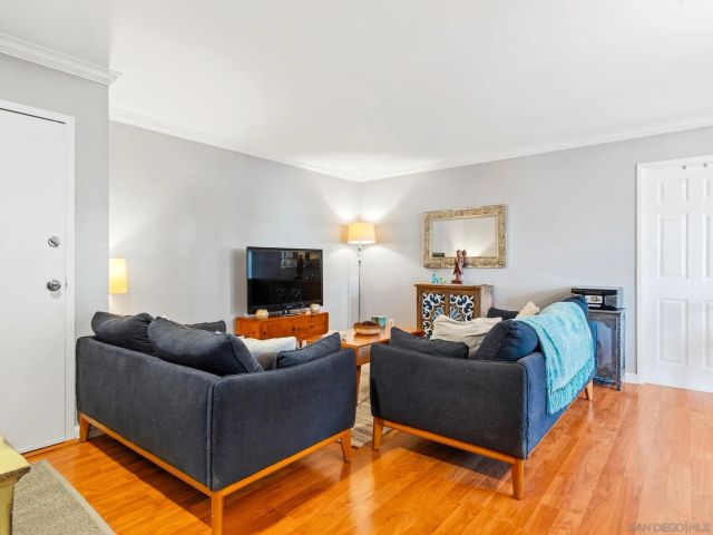 6924 Hyde Park 220, San Diego, CA 92119