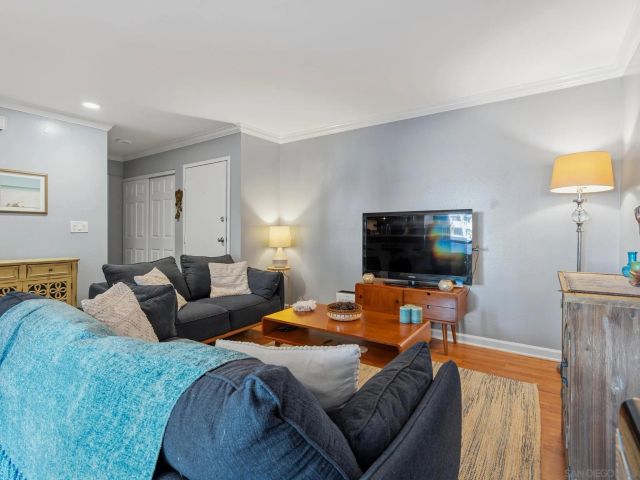 6924 Hyde Park 220, San Diego, CA 92119