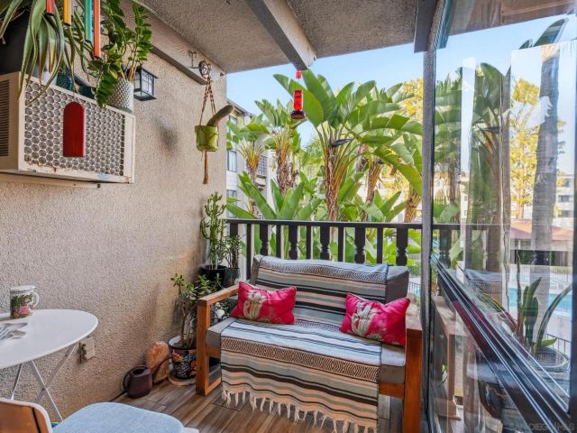 6924 Hyde Park 220, San Diego, CA 92119