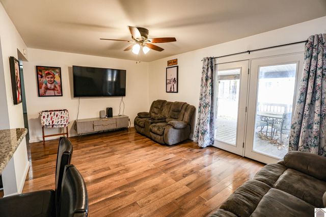 555 Clark Line Road, Paducah, KY 42003