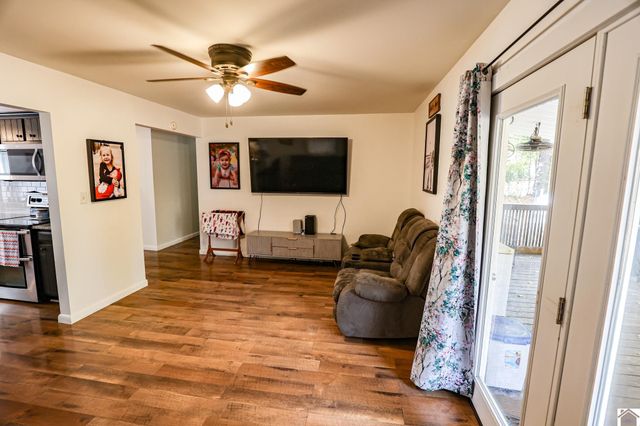 555 Clark Line Road, Paducah, KY 42003