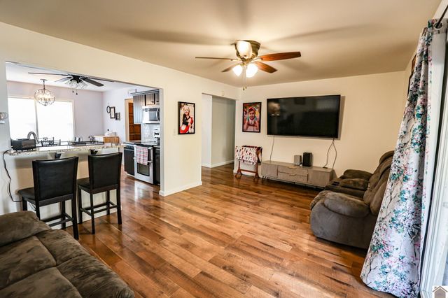 555 Clark Line Road, Paducah, KY 42003