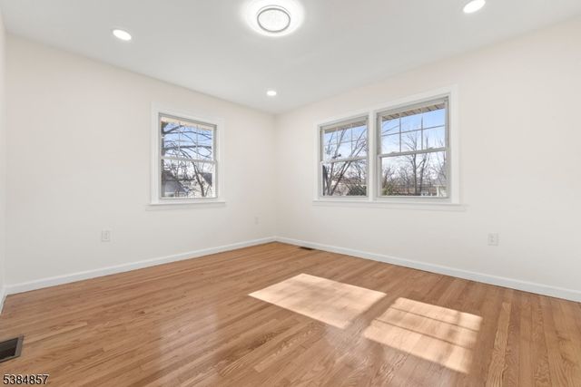 147 Wedgewood Ave, Woodbridge Twp., NJ 07095