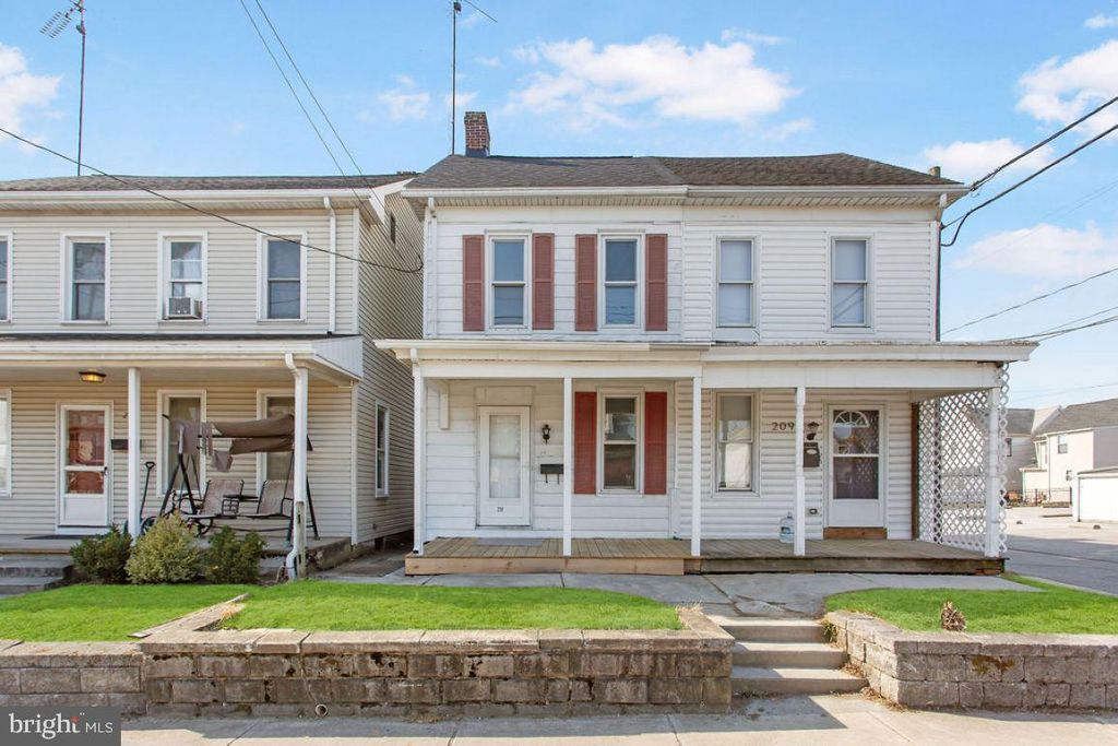 211 FULTON ST, Hanover, PA 17331