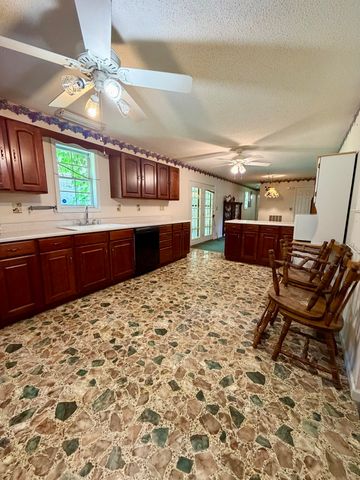 2071 E Highway 577, Manchester, KY 40962